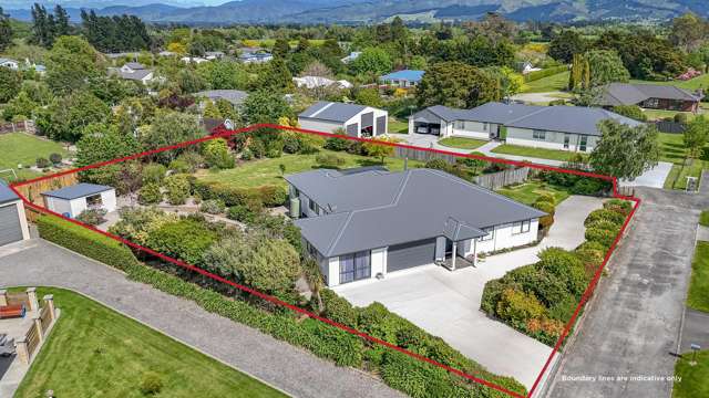 Family Home and Garden Oasis