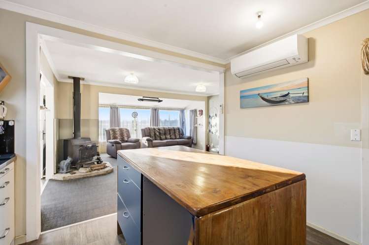 24 Hinemoa Avenue Taupo_11