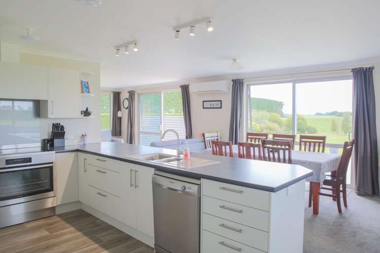 166 Wilcox Road Seaward Bush_10