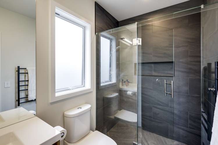 20 Young Place Taradale_13