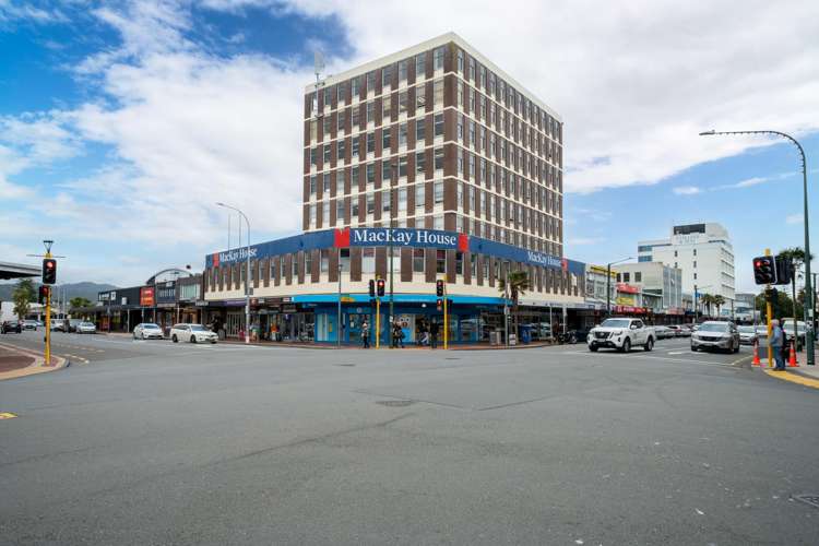 8/92 Queens Drive Hutt Central_1