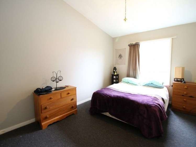 127 Middle Road Allenton_16