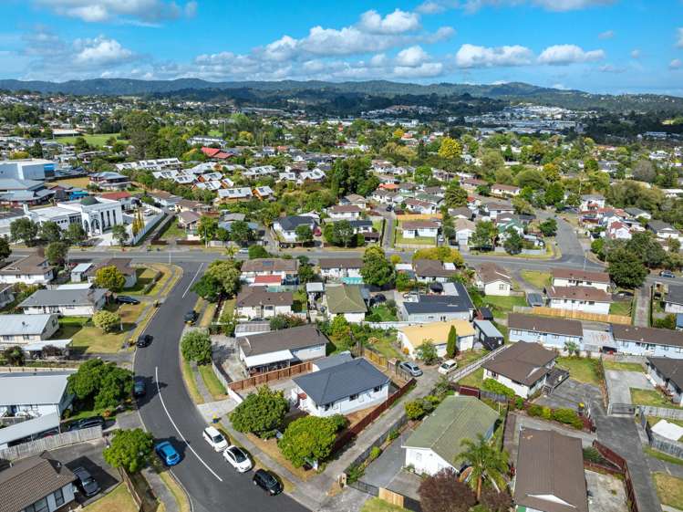 8 Childers Road Ranui_23