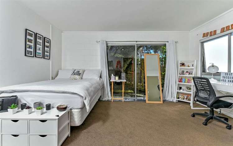 1/305 East Coast Road Mairangi Bay_15