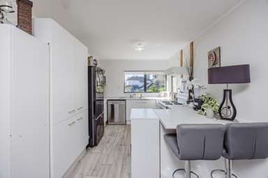 2/8 Lochend Place_4