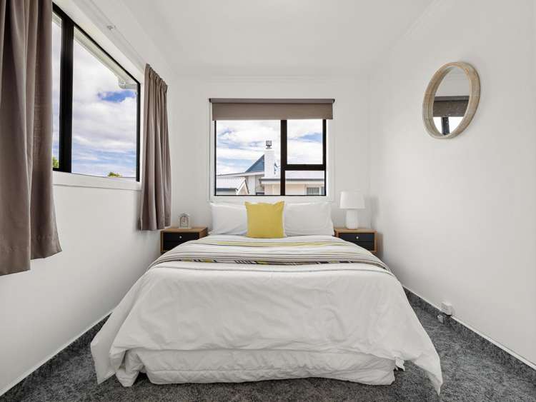 28 Stephen Street Halfway Bush_13