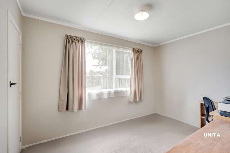 22A & B Barrie Crescent Silverdale_8