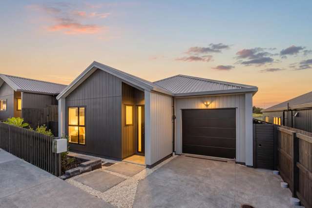 Contemporary Comfort in Orewa