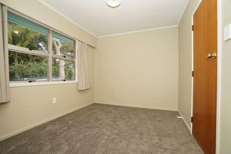 10 Robertson Road Whatawhata_18