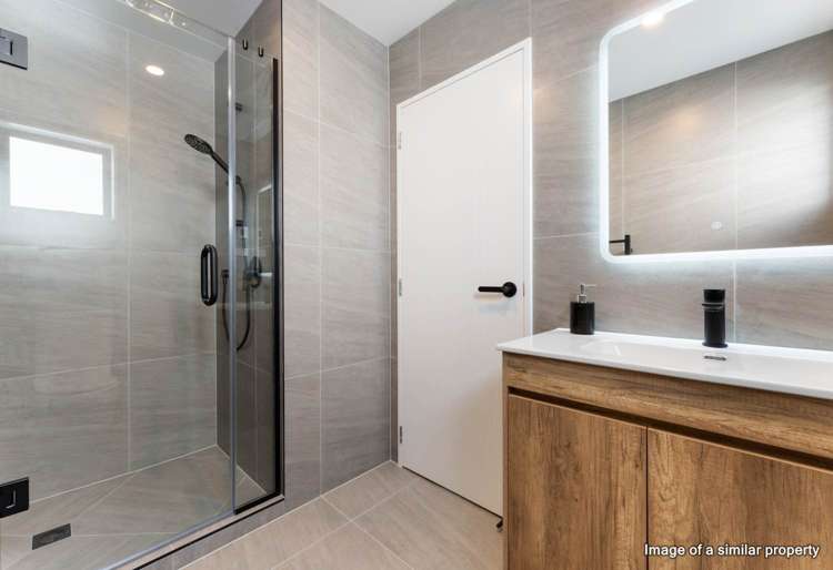 18 Greenbrier Street Westgate_13