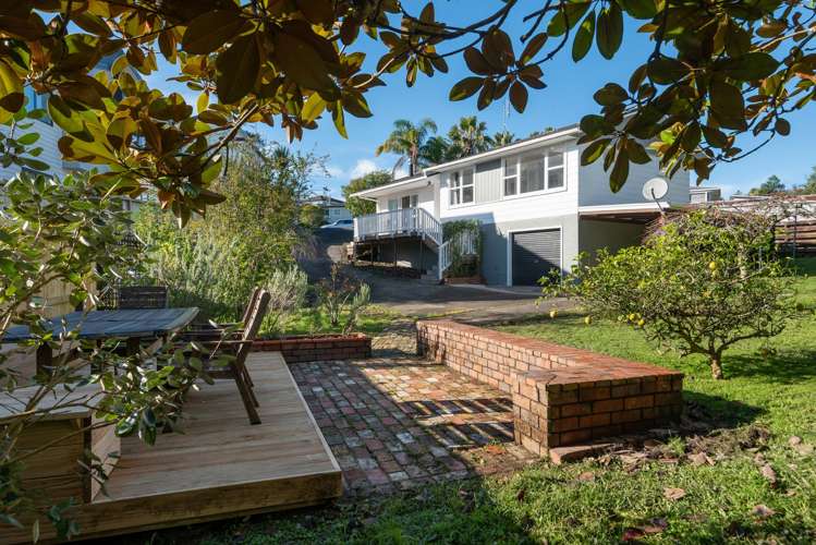8 Silver Birch Rise Henderson_12