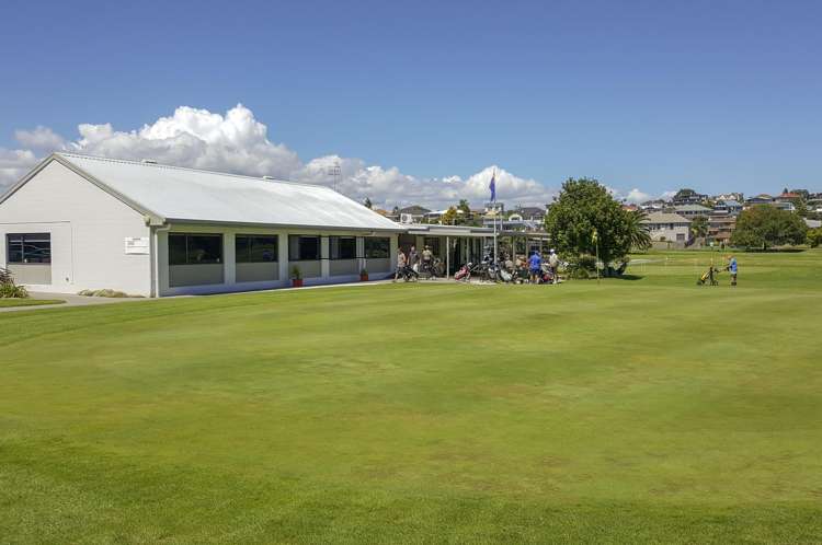 23 Seaview Road Otumoetai_16