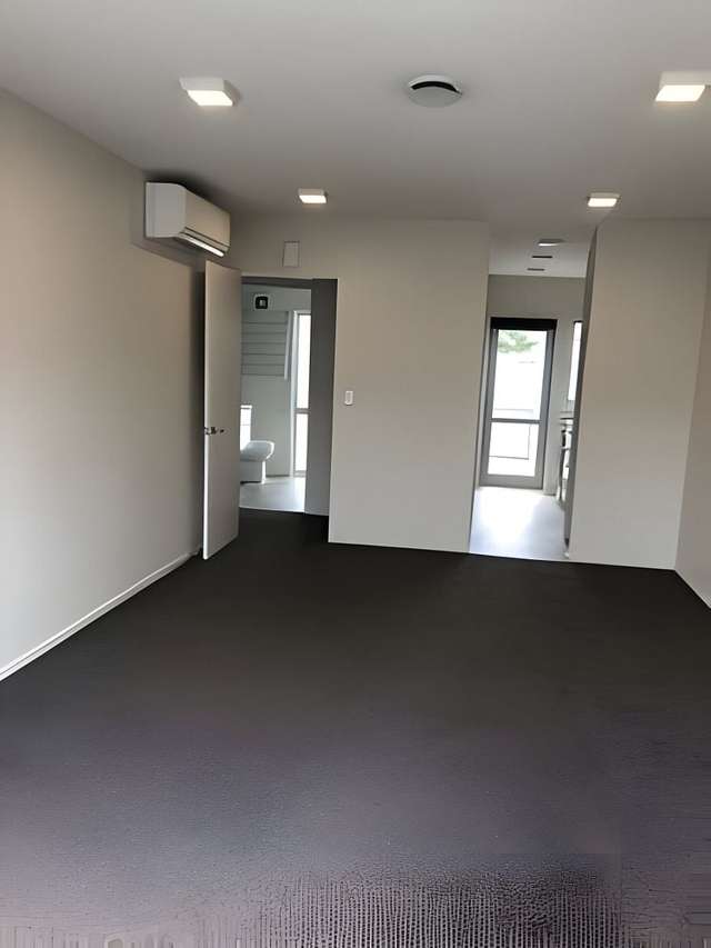 Cute 2 bedroom single level townhouse!