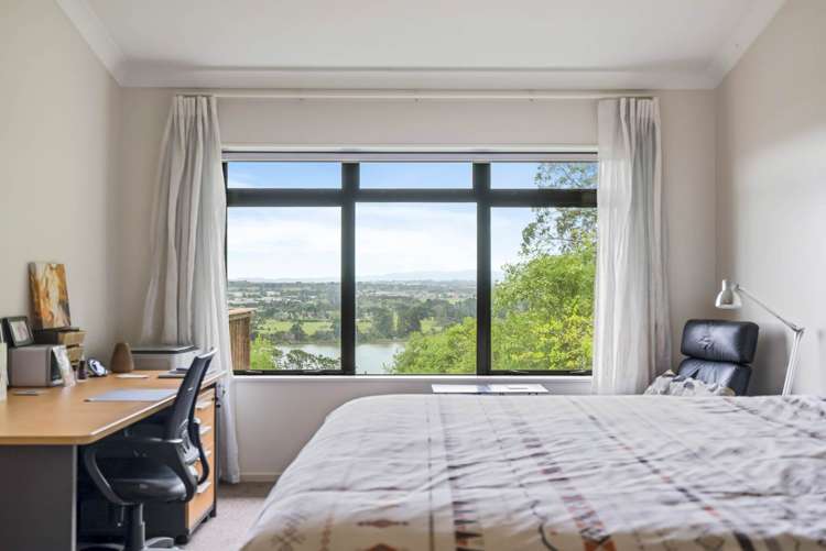 160 Lloyd Road Riverhead_10