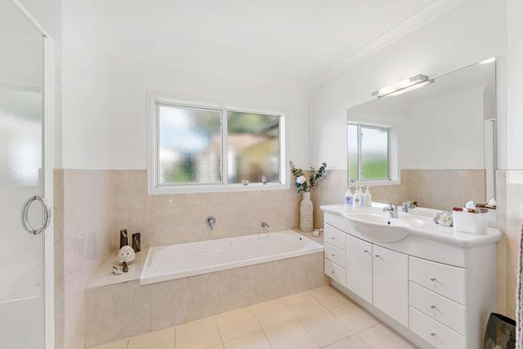 249 Walker Road East Aongatete_25