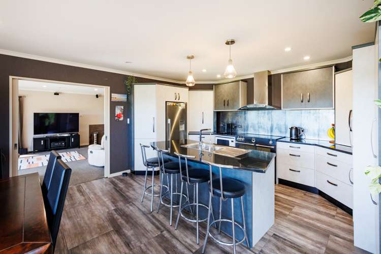 63 Polson Hill Drive Aokautere_17