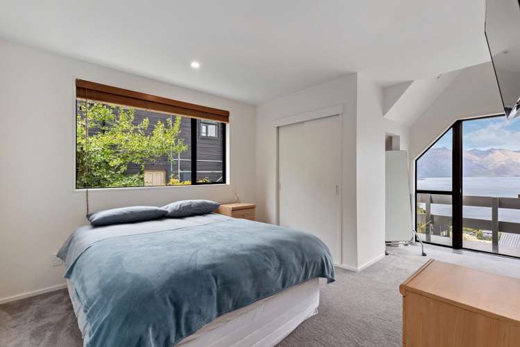 15 Caples Place Fernhill/Sunshine Bay_11