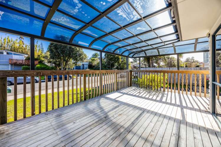 14A Finlow Drive Te Atatu South_11
