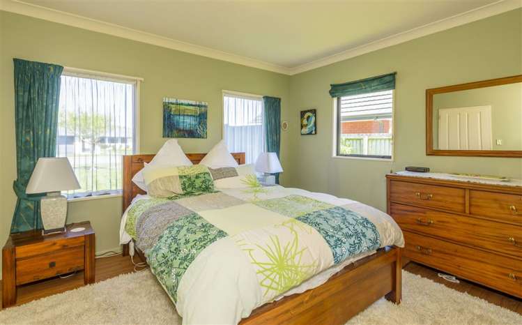 55 Travis Country Drive Burwood_4