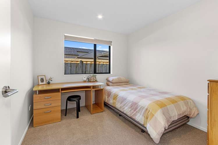 194 Faringdon Boulevard Rolleston_8