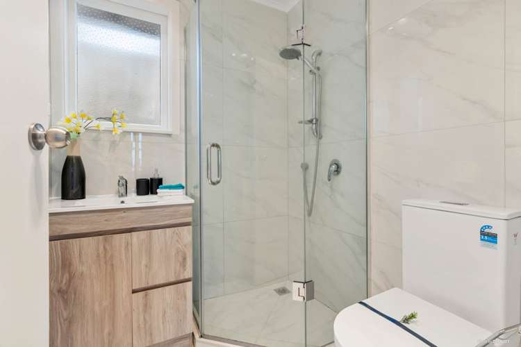 15 Sheridan Drive New Lynn_11