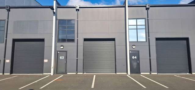 AFFORDABLE TRADE BASE OR STORAGE SOLUTION