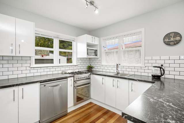 1297 Fergusson Drive Brown Owl_3