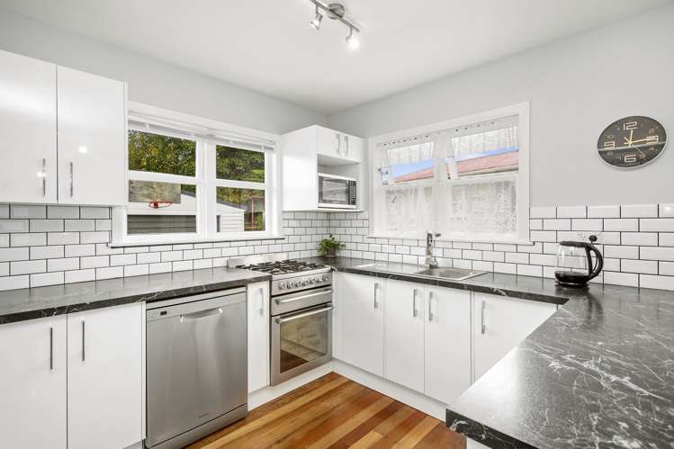 1297 Fergusson Drive Brown Owl_3