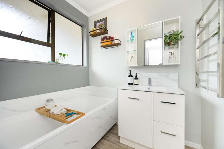 83 Shamrock Street Takaro_11