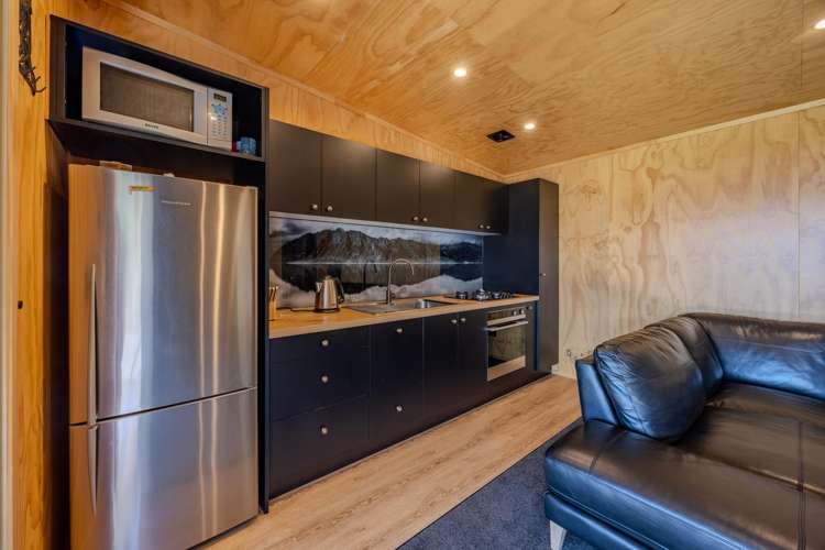 48 Flora Dora Parade Lake Hawea_7