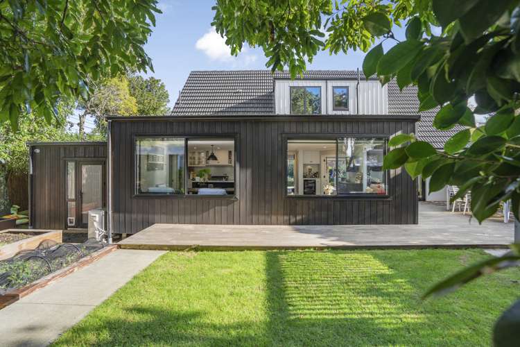 106 Barton Avenue Heretaunga_36