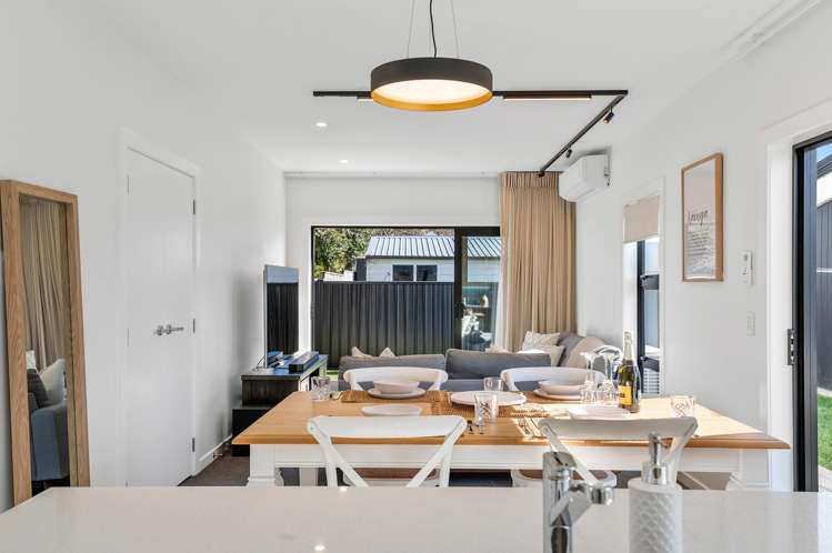 2/141 Waikato Street Central_8