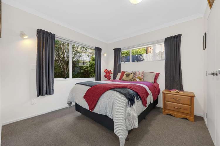 24a Orinda Close Botany Downs_16