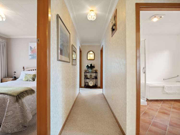 12 Delphic Street Sawyers Bay_14