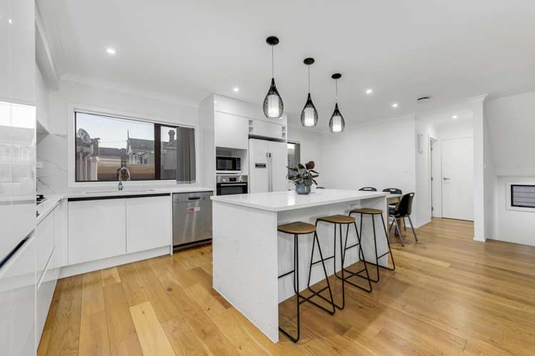 2/2 Marion Avenue Mount Roskill_7