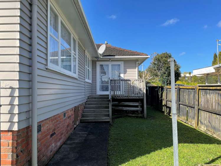128 Edmonton Road Te Atatu South_11