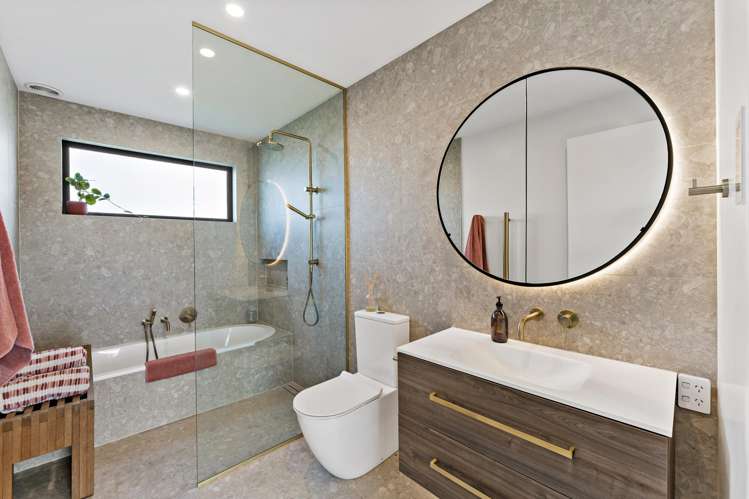 17 Dinning Road Riverhead_10