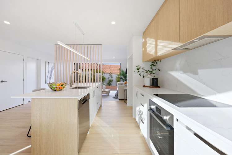 75e Glenmore Road Sunnyhills_12
