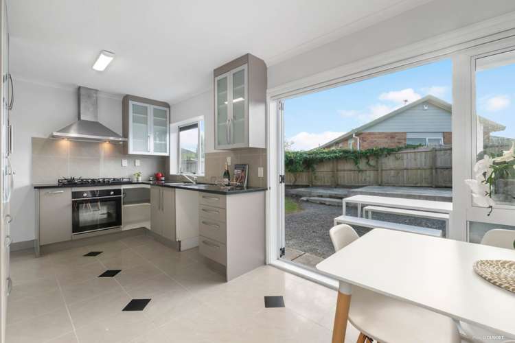 35 Bernina Place Manurewa_4