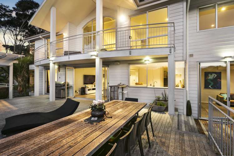 4 Helios Place Titirangi_10