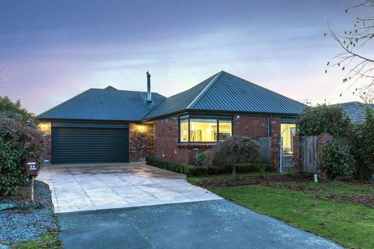 54 Regency Crescent Redwood_2