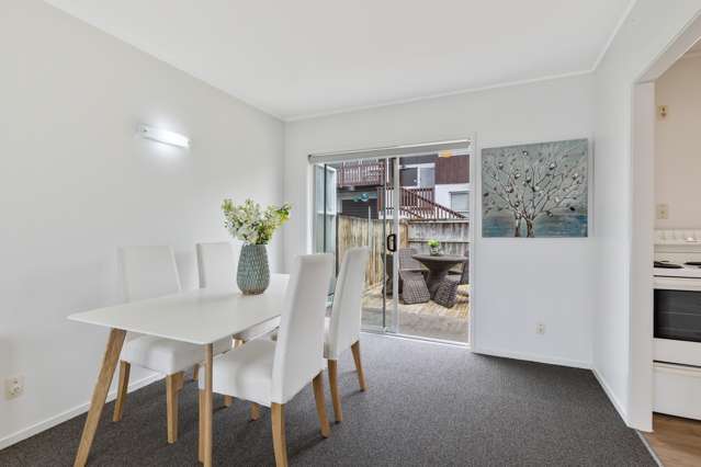 2/2 Quebec Road Milford_4