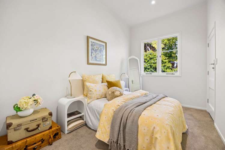 12 Shipherds Avenue Epsom_16