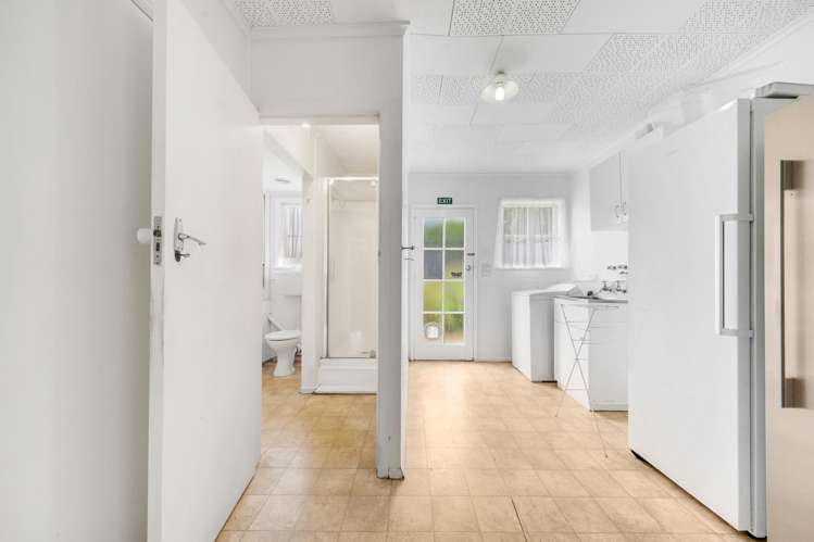 203 Hill Road Manurewa_17