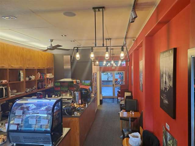 CAFÉ/TAKEAWAY BUSINESS FOR SALE