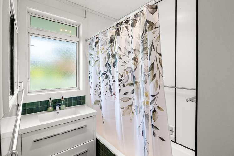 15 Barrett Street Westown_13
