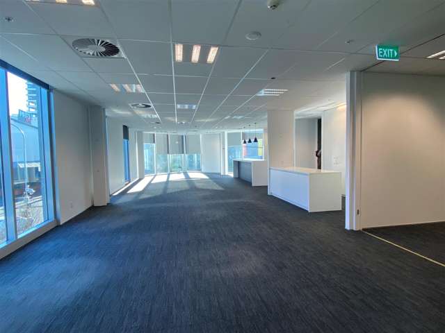 Part 1st Floor, 109 Ward Street Hamilton Central_1