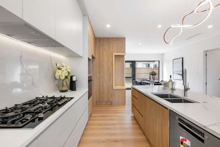 12 Mill Hill Close Flat Bush_14