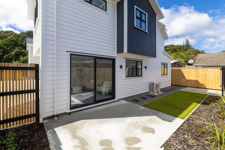 105 Main Road Wainuiomata_13