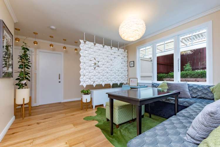 1/8 Derwent Crescent Titirangi_4